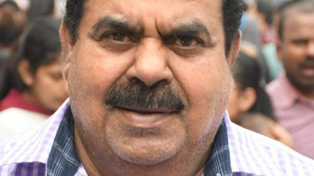 Sarojini Nagar blast survivor offers comfort to kin of Red Fort victims